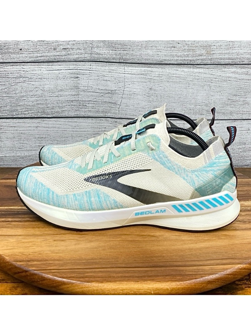 Brooks Bedlam 3 Off White Light Blue Running Shoe 1103431D106 Men’s Size 11